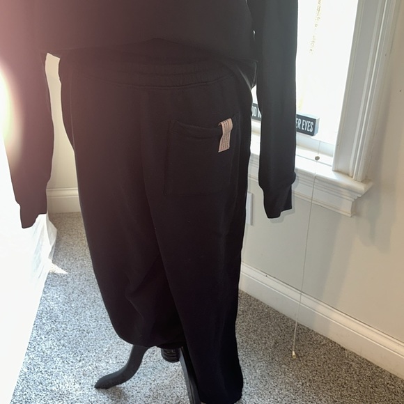 Lunya Silk Sweats, Includes Black Sweatshirt & Joggers, Medium, Like New - Picture 6 of 12